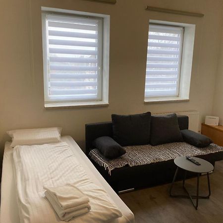 Modernes Apartment Mit 2 Schlafzimmern Und Privatparkplatz Nahe Innenstadt Ноймюнстер Екстер'єр фото