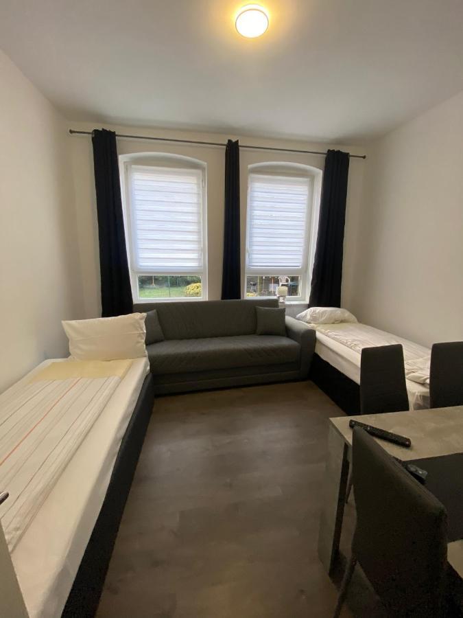 Modernes Apartment Mit 2 Schlafzimmern Und Privatparkplatz Nahe Innenstadt Ноймюнстер Екстер'єр фото