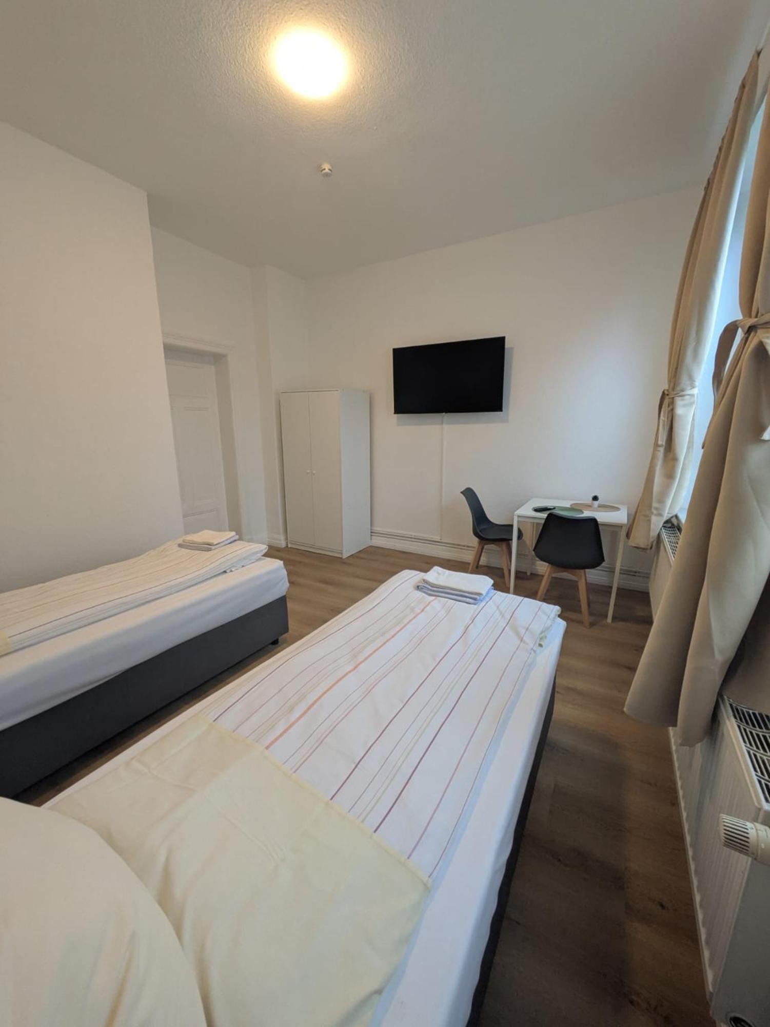 Modernes Apartment Mit 2 Schlafzimmern Und Privatparkplatz Nahe Innenstadt Ноймюнстер Екстер'єр фото
