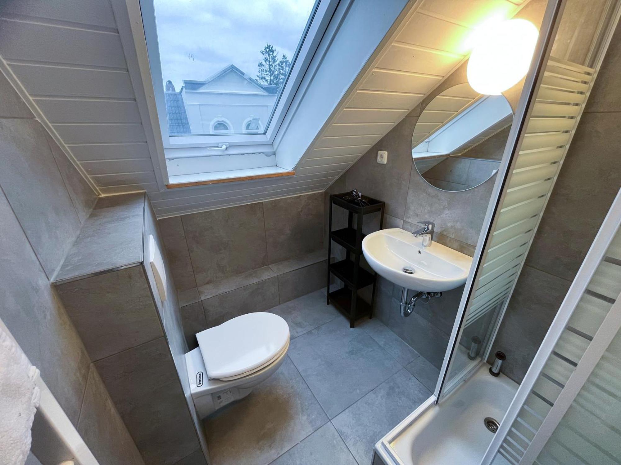 Modernes Apartment Mit 2 Schlafzimmern Und Privatparkplatz Nahe Innenstadt Ноймюнстер Екстер'єр фото