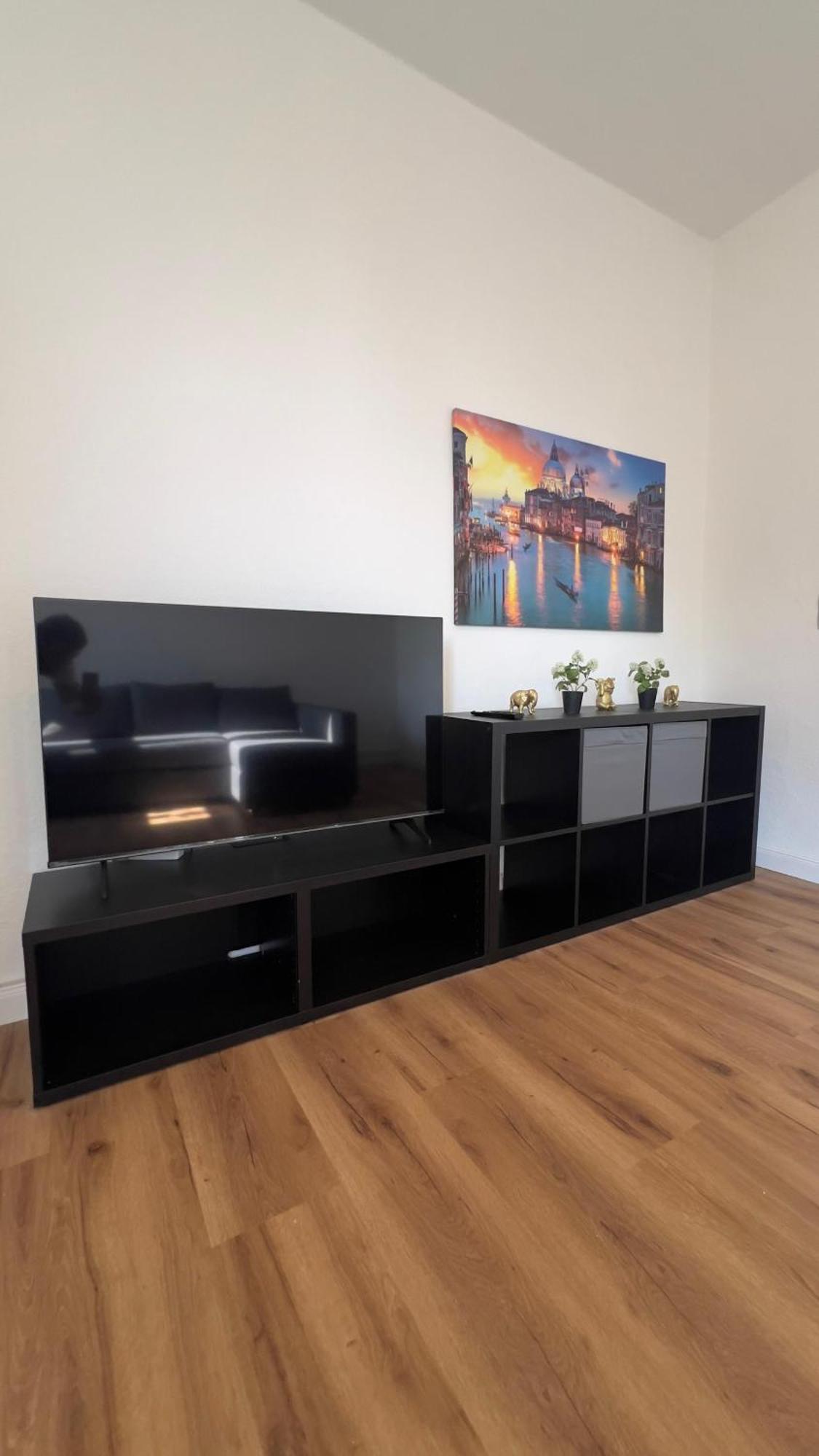 Modernes Apartment Mit 2 Schlafzimmern Und Privatparkplatz Nahe Innenstadt Ноймюнстер Екстер'єр фото
